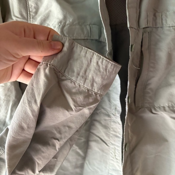 L.L Bean Tan Lined Netted Men’s Button Down Shirt Size Medium - Picture 2 of 7